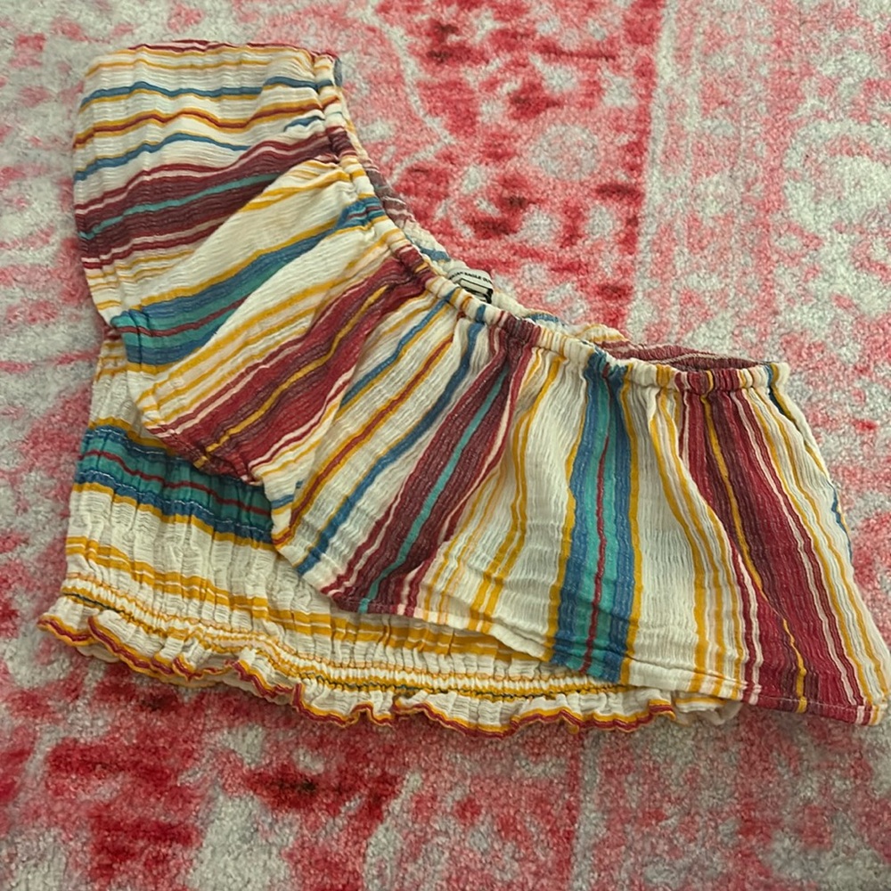 Size small american eagle going out top